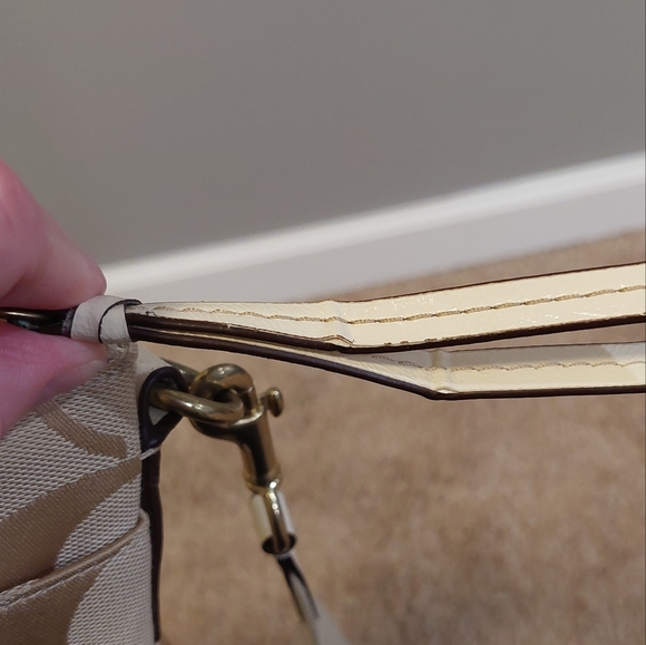 ❤️SALE! COACH Signature Stripe Jacquard Fabric Swingpack Crossbody Bag - Picture 16 of 16